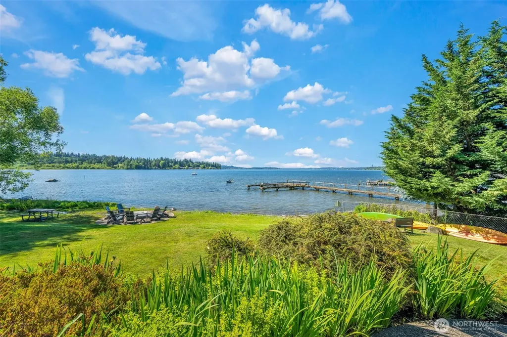 9201 NE Juanita Drive Kirkland WA 98034