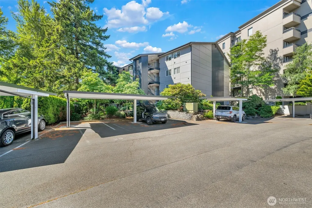 9201 NE Juanita Drive Kirkland WA 98034