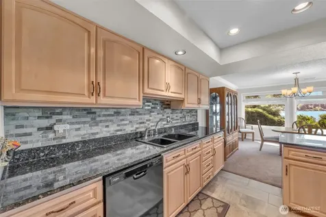 9201 NE Juanita Drive Kirkland WA 98034