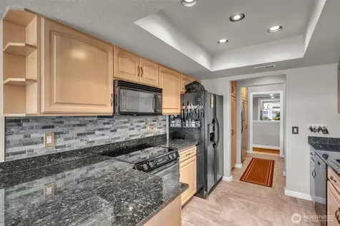 9201 NE Juanita Drive Kirkland WA 98034