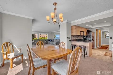 9201 NE Juanita Drive Kirkland WA 98034