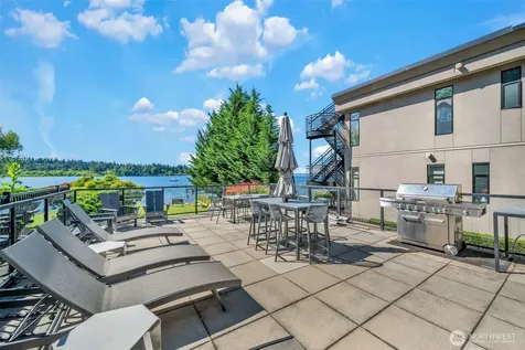 9201 NE Juanita Drive Kirkland WA 98034