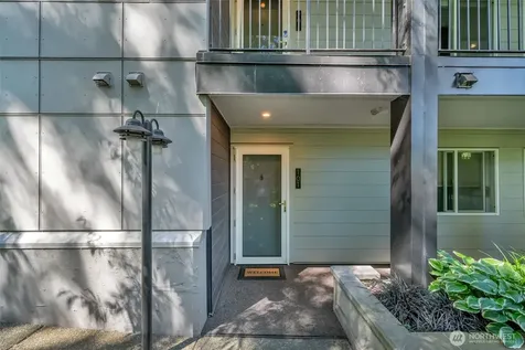 9201 NE Juanita Drive Kirkland WA 98034