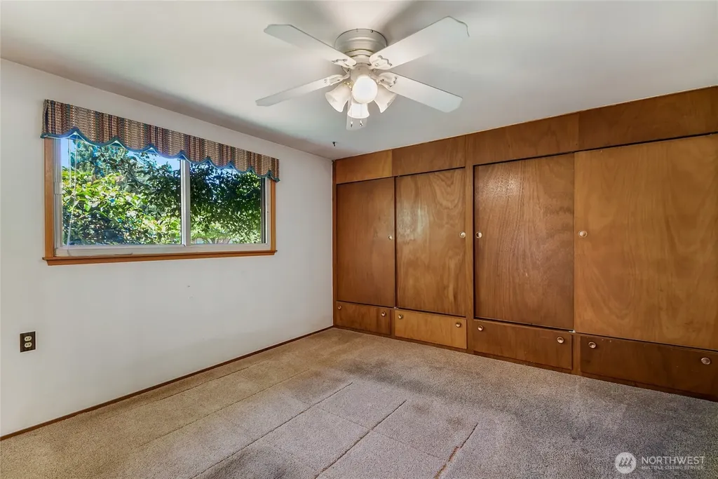 20612 14th Avenue S Seatac WA 98198