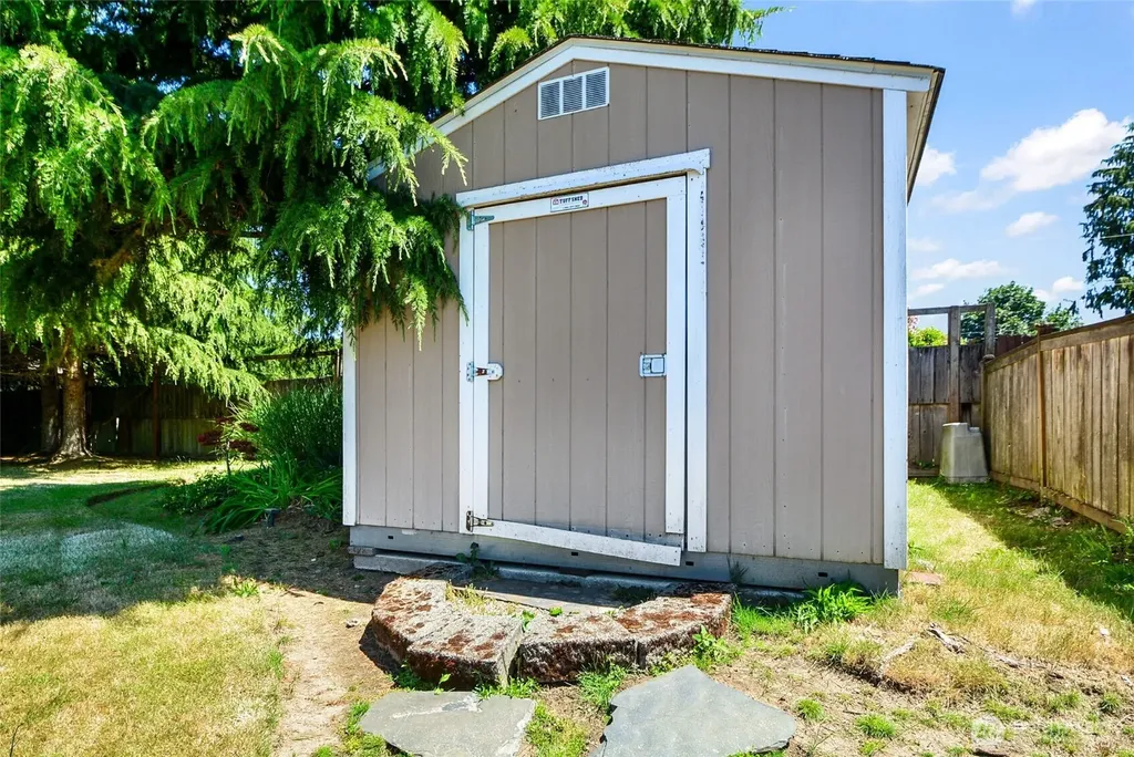 20612 14th Avenue S Seatac WA 98198