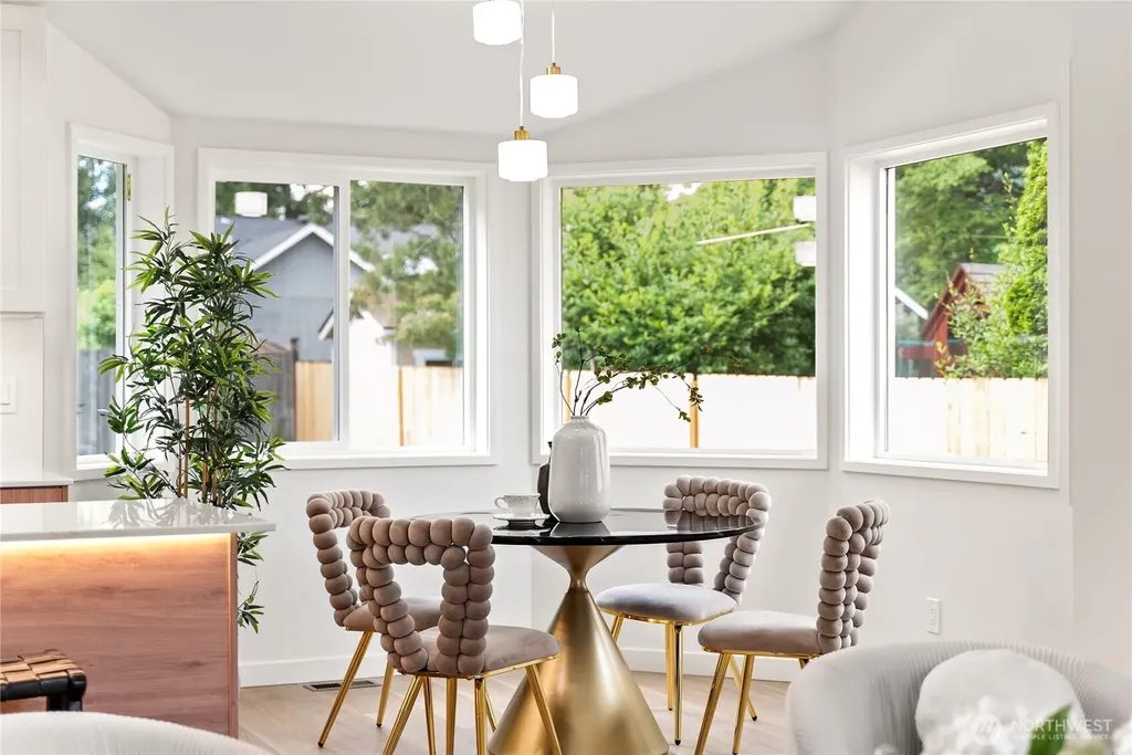 21838 SE 271th Place Maple Valley WA 98038