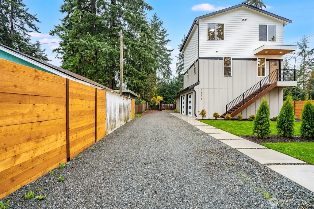 12531 25th Avenue NE Seattle WA 98125