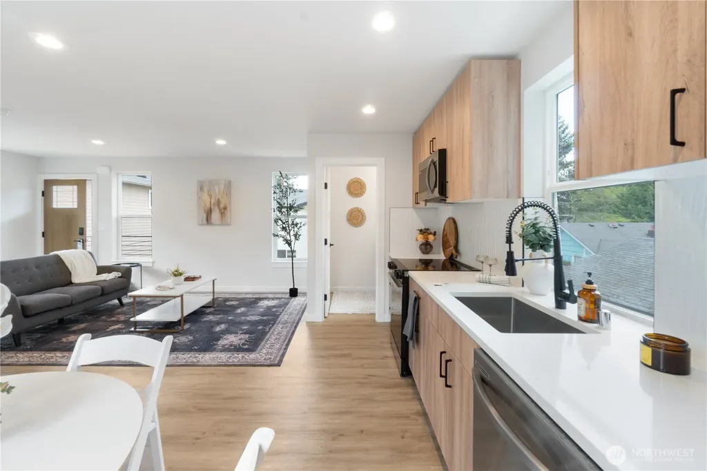 12531 25th Avenue NE Seattle WA 98125