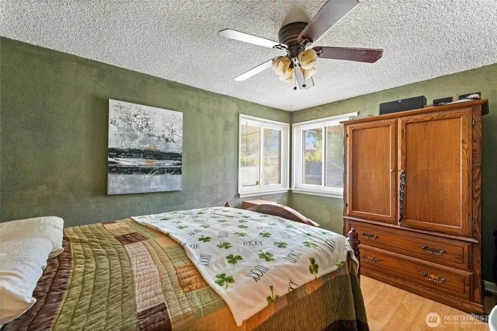 26508 132nd Avenue SE Kent WA 98042