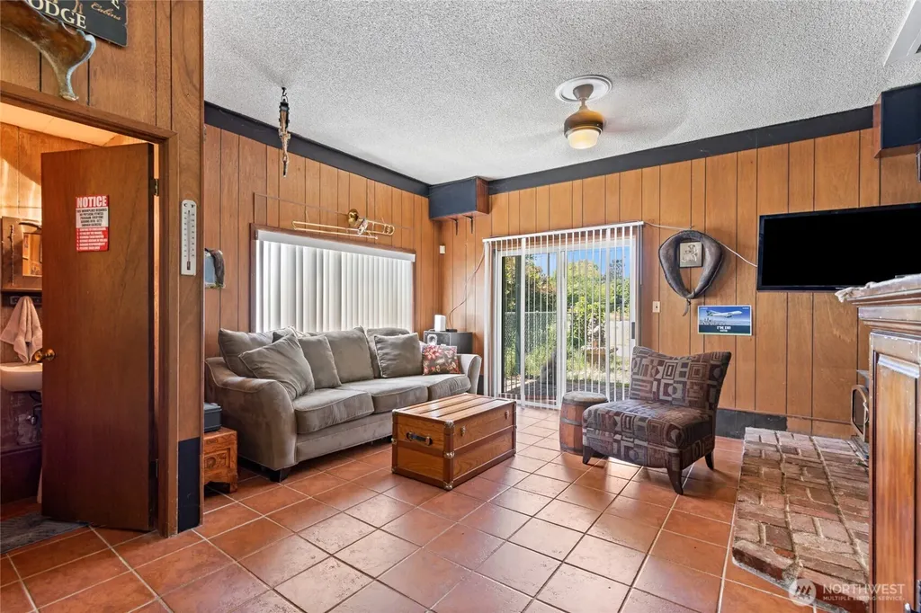 26508 132nd Avenue SE Kent WA 98042
