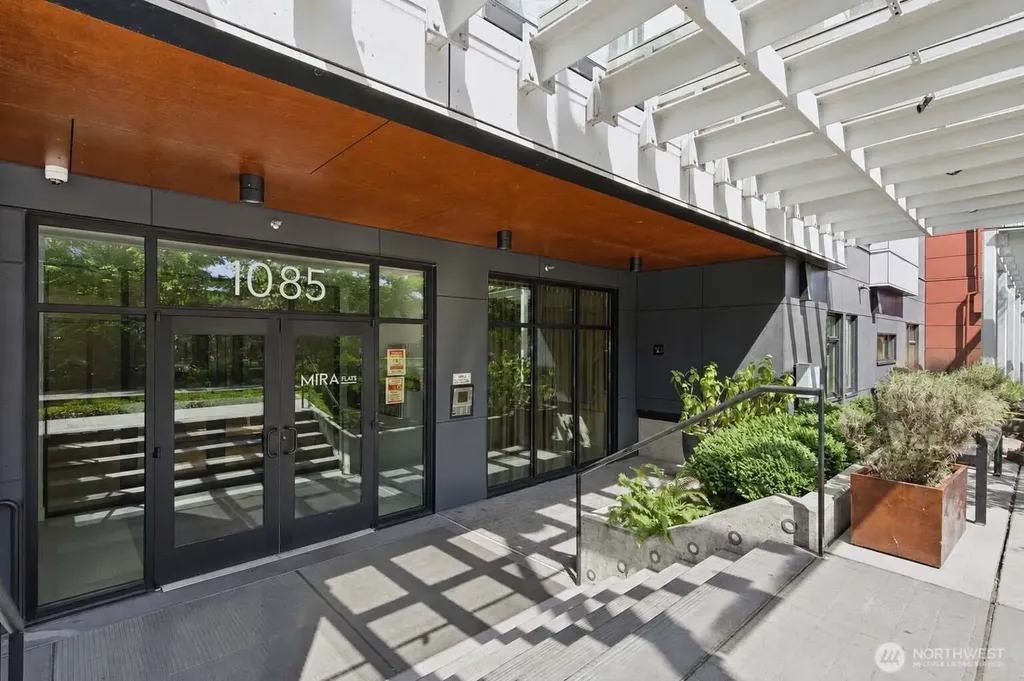 1085 103rd Avenue NE Bellevue WA 98004