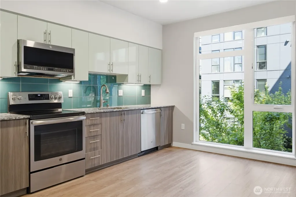1085 103rd Avenue NE Bellevue WA 98004