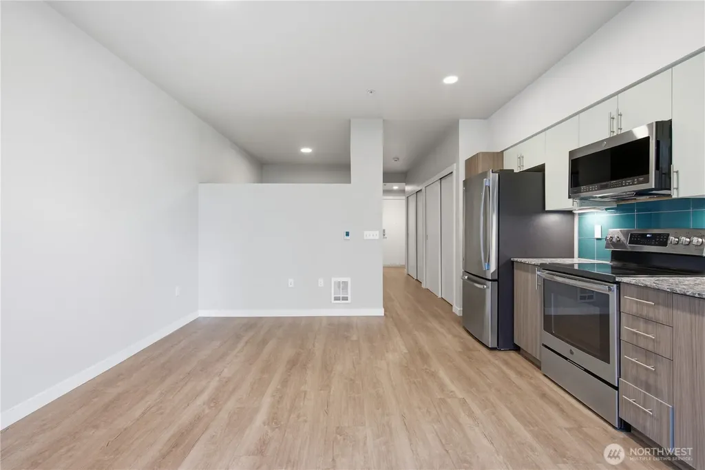 1085 103rd Avenue NE Bellevue WA 98004
