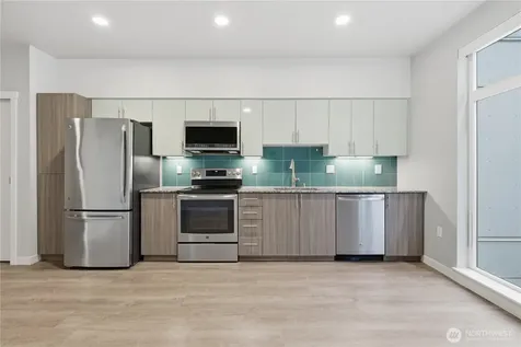 1085 103rd Avenue NE Bellevue WA 98004