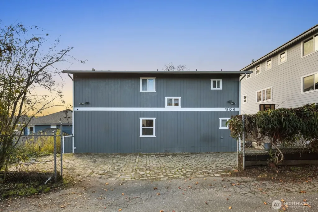 4028 38th Avenue S Seattle WA 98118
