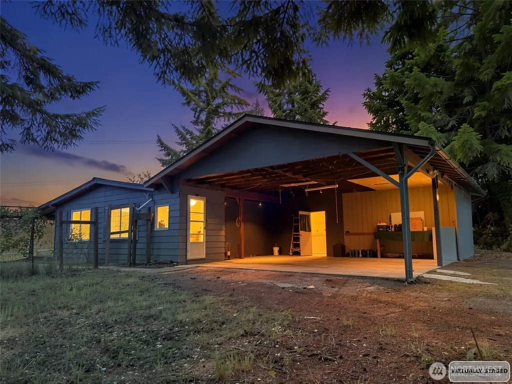 1015 Coal Creek Chehalis WA 98532