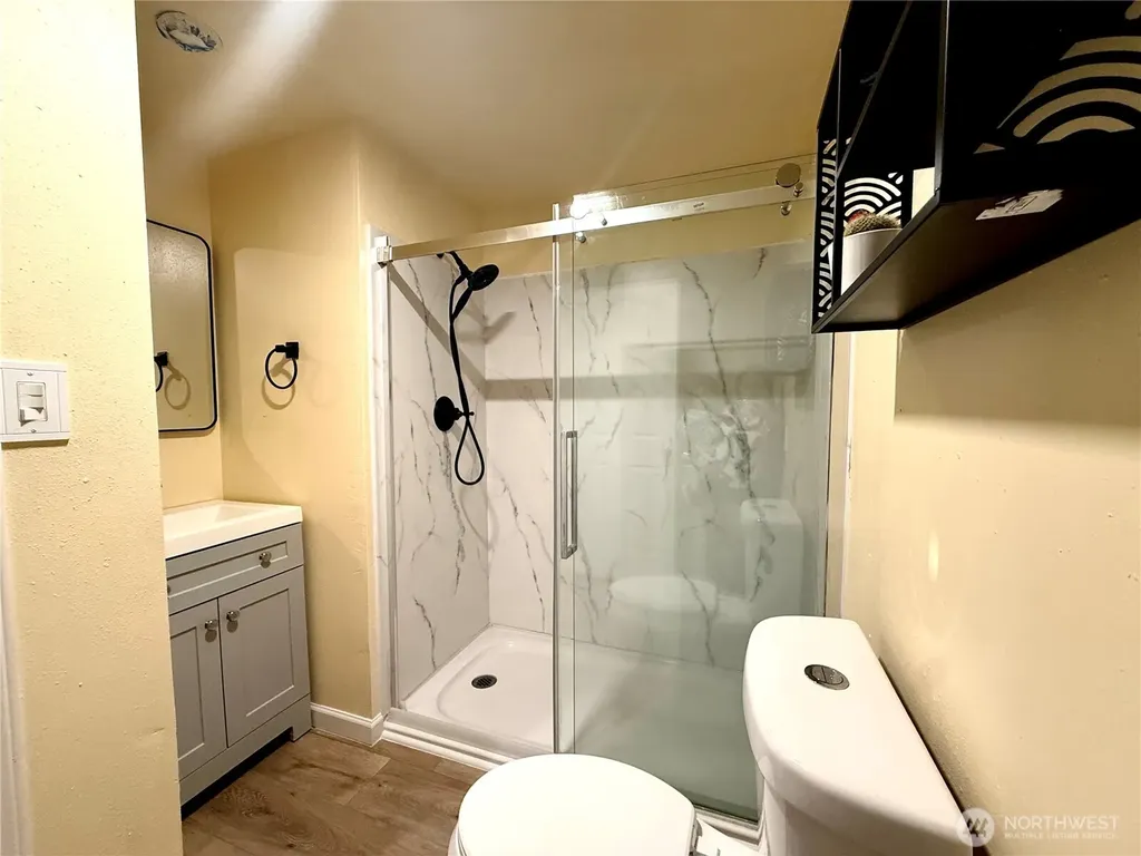 1015 Coal Creek Chehalis WA 98532