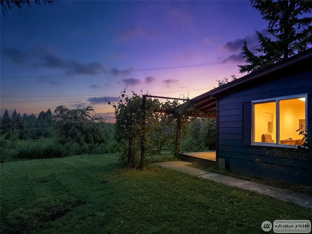 1015 Coal Creek Chehalis WA 98532