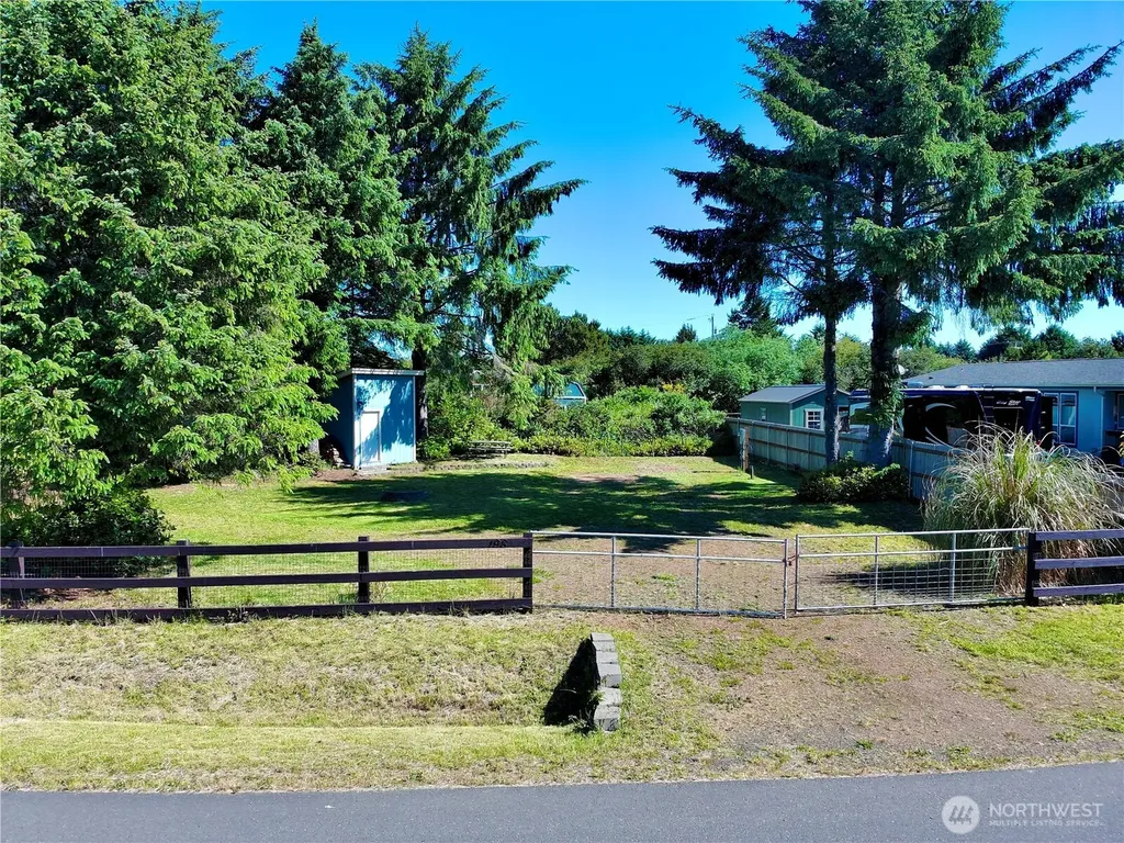 198 N Narwhal Loop NW Ocean Shores WA 98569