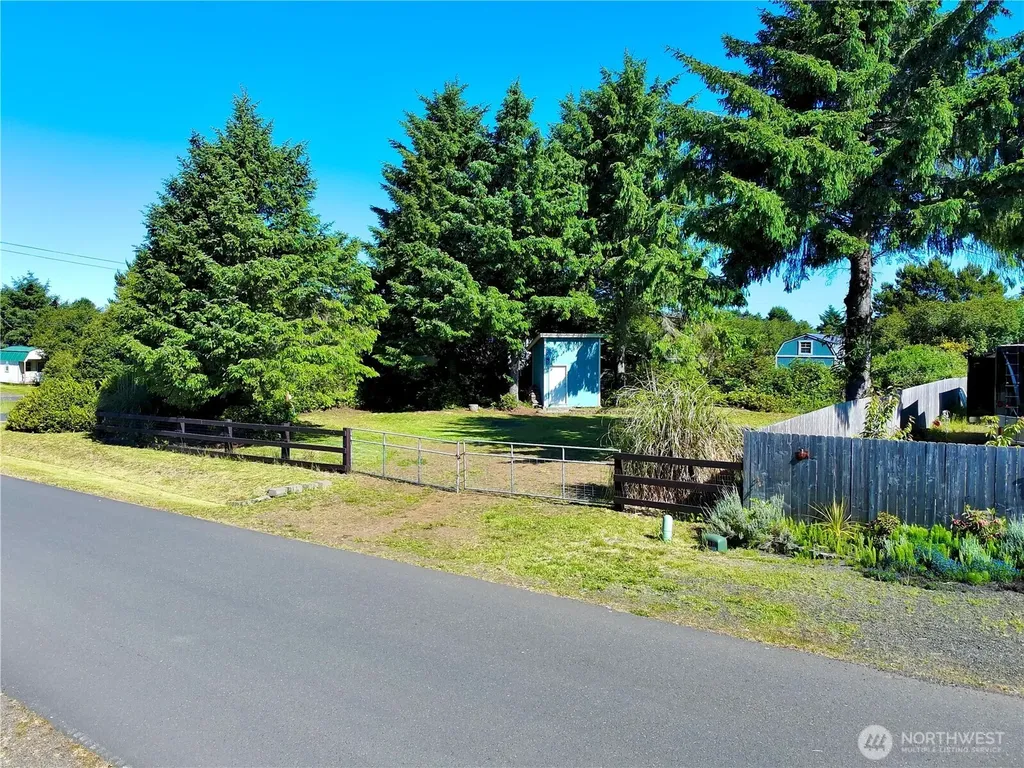 198 N Narwhal Loop NW Ocean Shores WA 98569