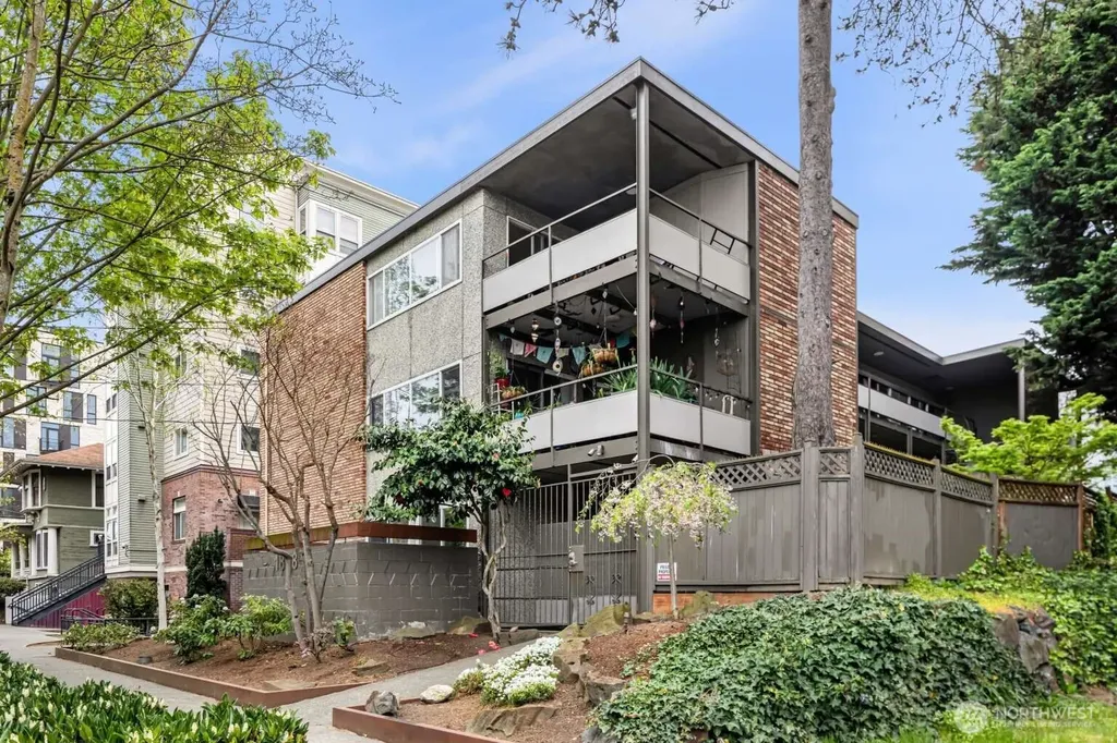 1818 Harvard Avenue Seattle WA 98122