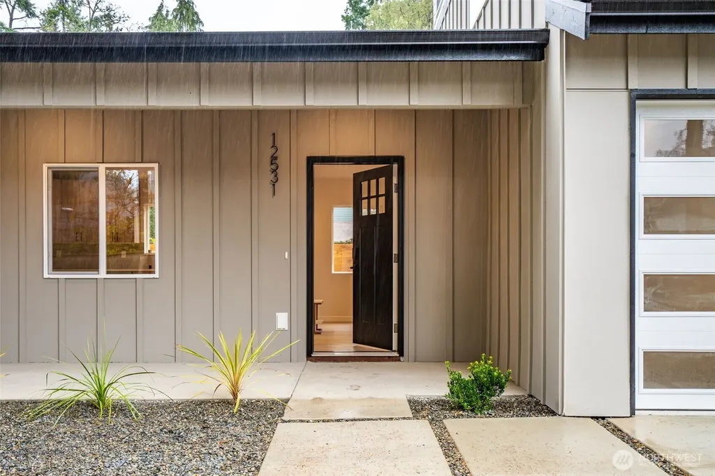 12531 25th Avenue NE Seattle WA 98125
