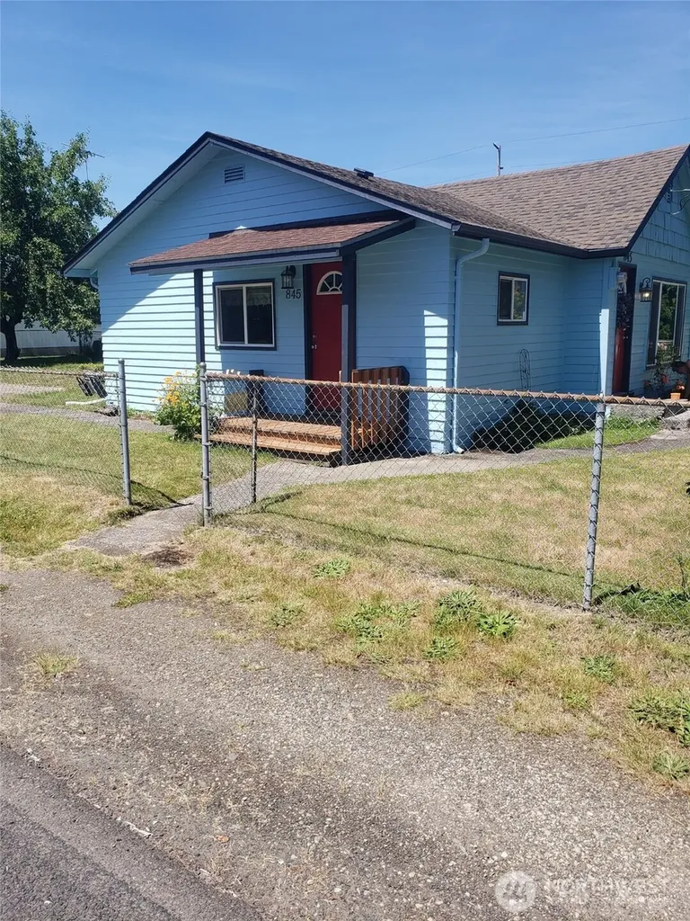 845 SW 3rd. Avenue Castle Rock WA 98611