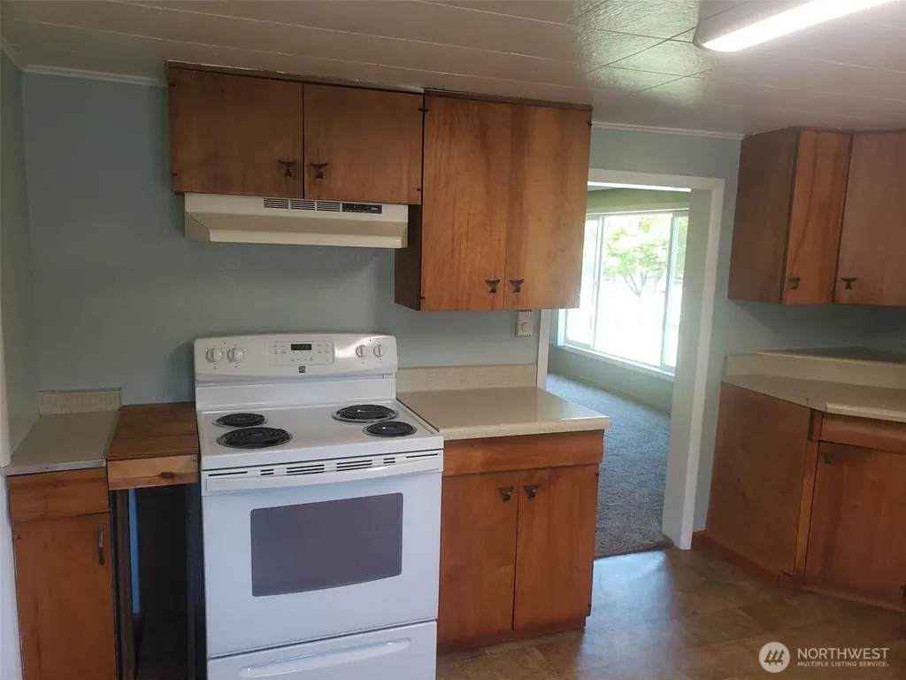 845 SW 3rd. Avenue Castle Rock WA 98611