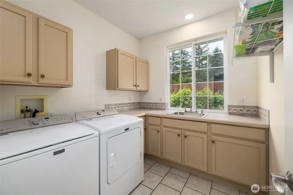 3720 E Broadway Street Mount Vernon WA 98274