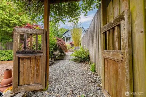 3720 E Broadway Street Mount Vernon WA 98274