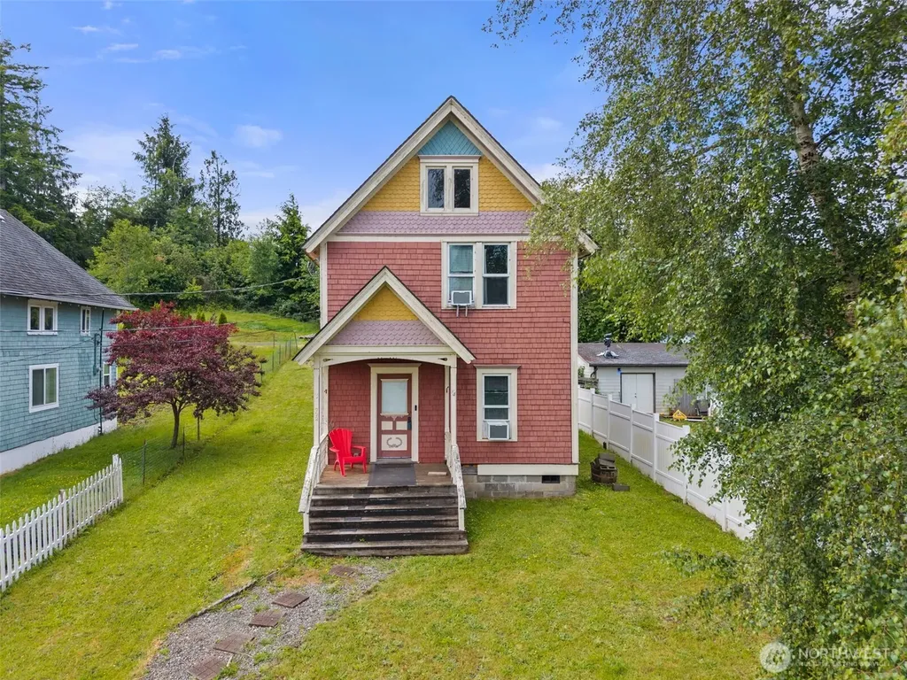 722 E Cowlitz Street South Bend WA 98586