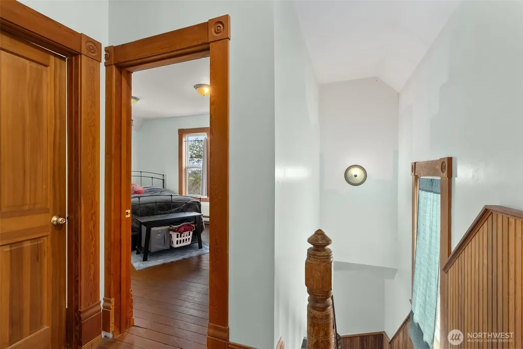 722 E Cowlitz Street South Bend WA 98586
