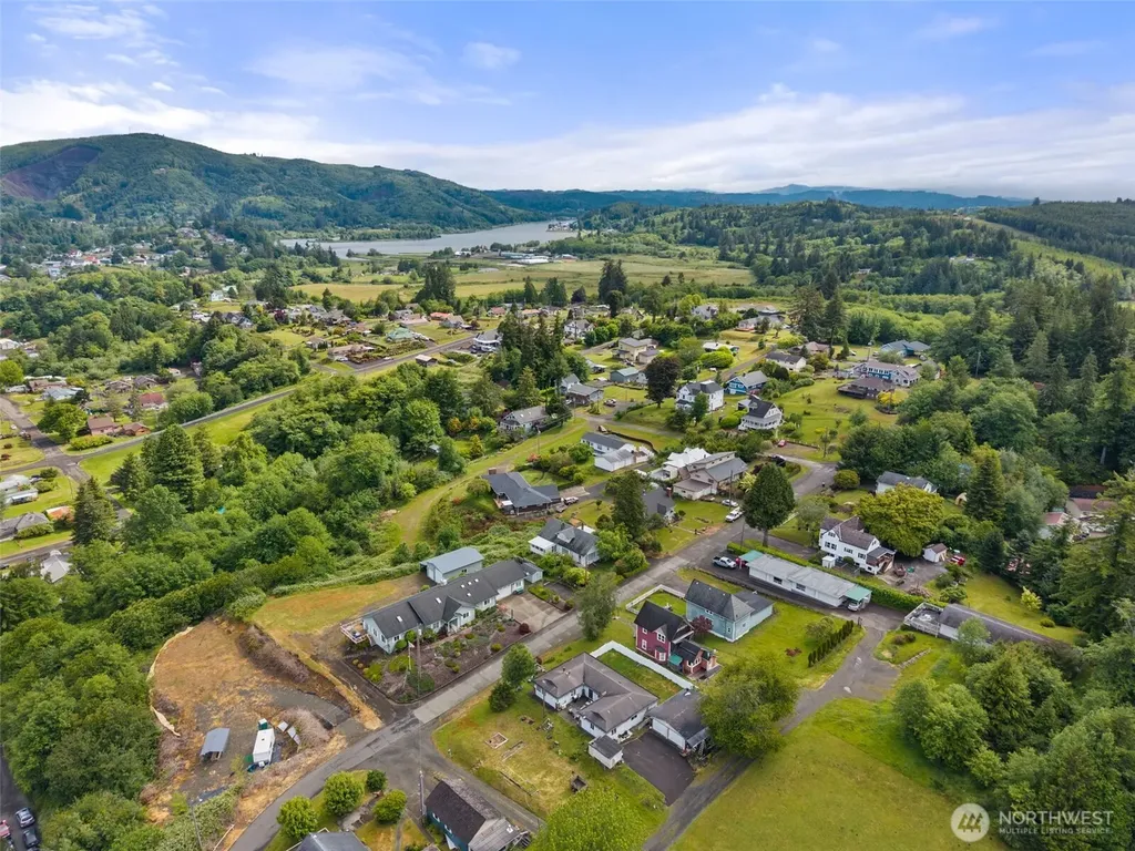 722 E Cowlitz Street South Bend WA 98586