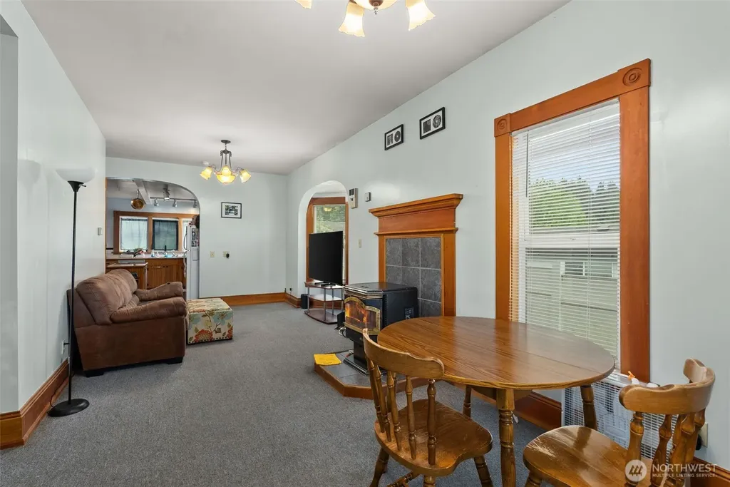 722 E Cowlitz Street South Bend WA 98586