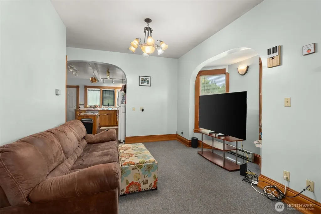 722 E Cowlitz Street South Bend WA 98586