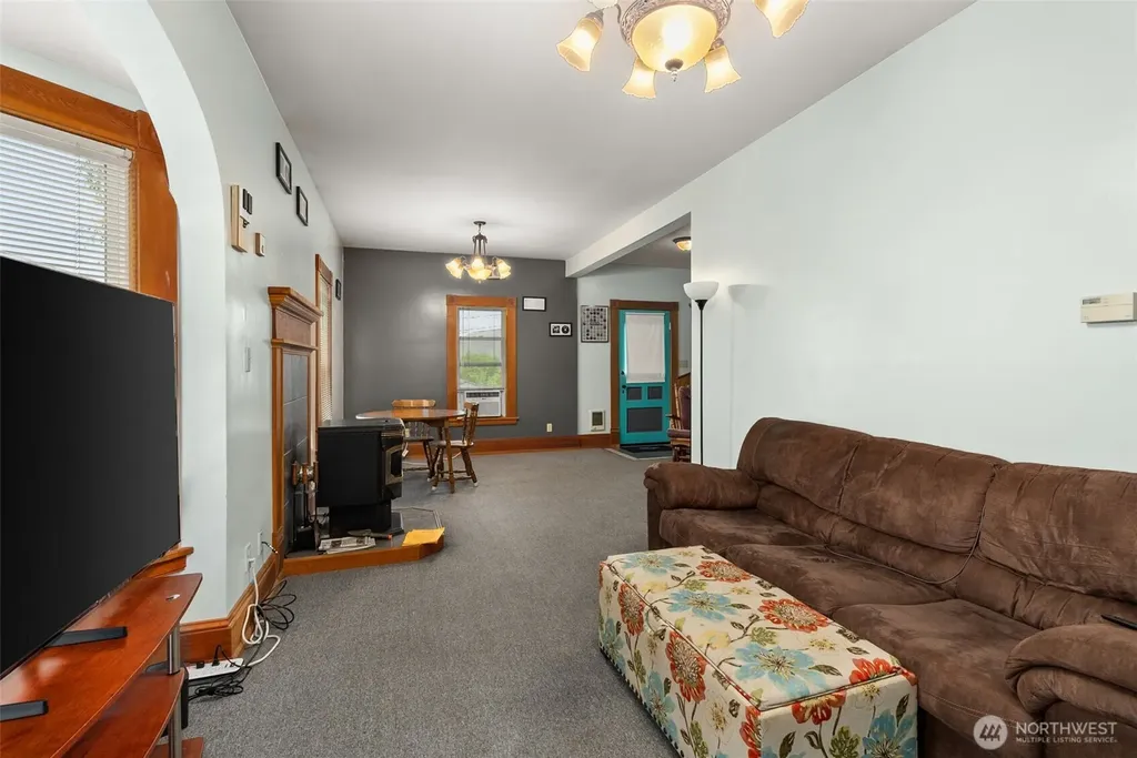 722 E Cowlitz Street South Bend WA 98586