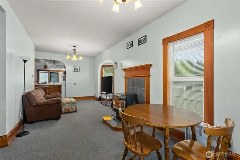 722 E Cowlitz Street South Bend WA 98586