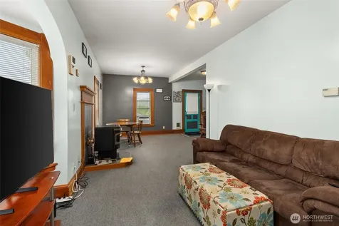 722 E Cowlitz Street South Bend WA 98586