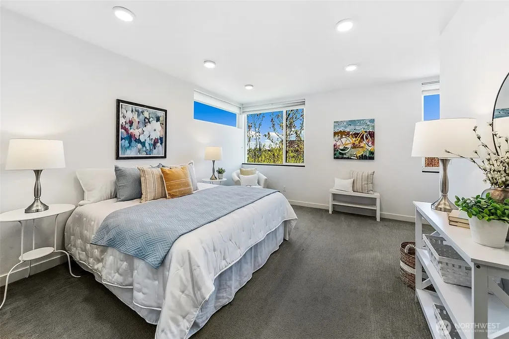 4221 Evanston Avenue N Seattle WA 98103