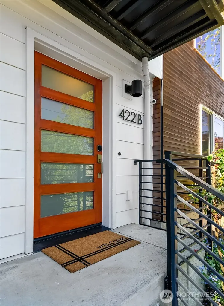 4221 Evanston Avenue N Seattle WA 98103
