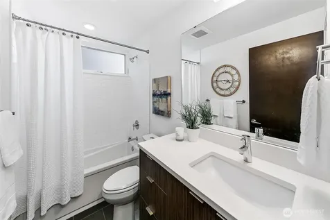 4221 Evanston Avenue N Seattle WA 98103