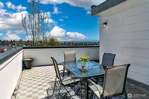 4221 Evanston Avenue N Seattle WA 98103