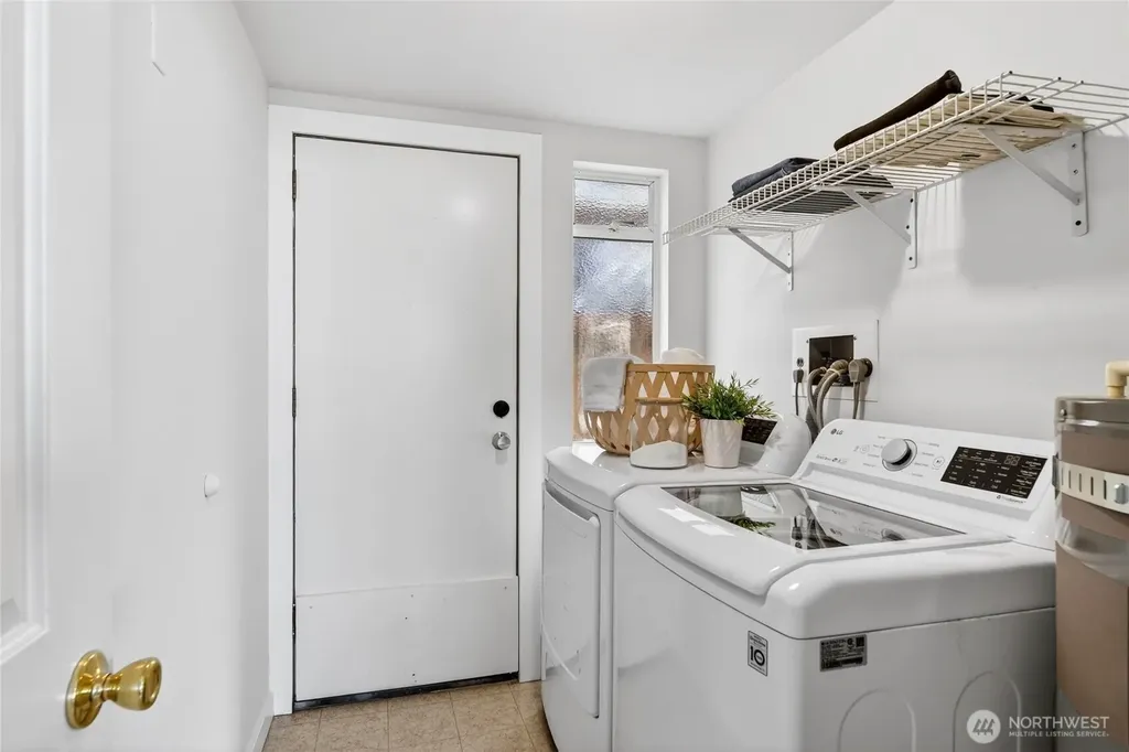 3039 61st Avenue SW Seattle WA 98116