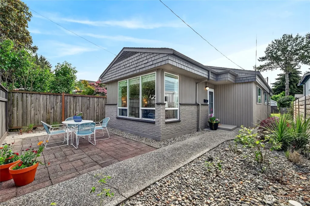 3039 61st Avenue SW Seattle WA 98116