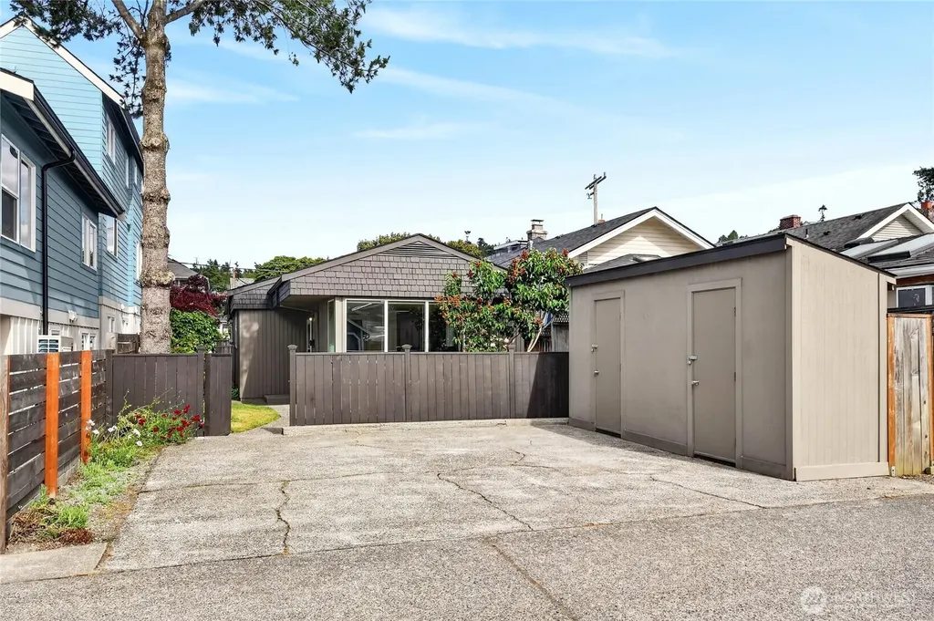 3039 61st Avenue SW Seattle WA 98116