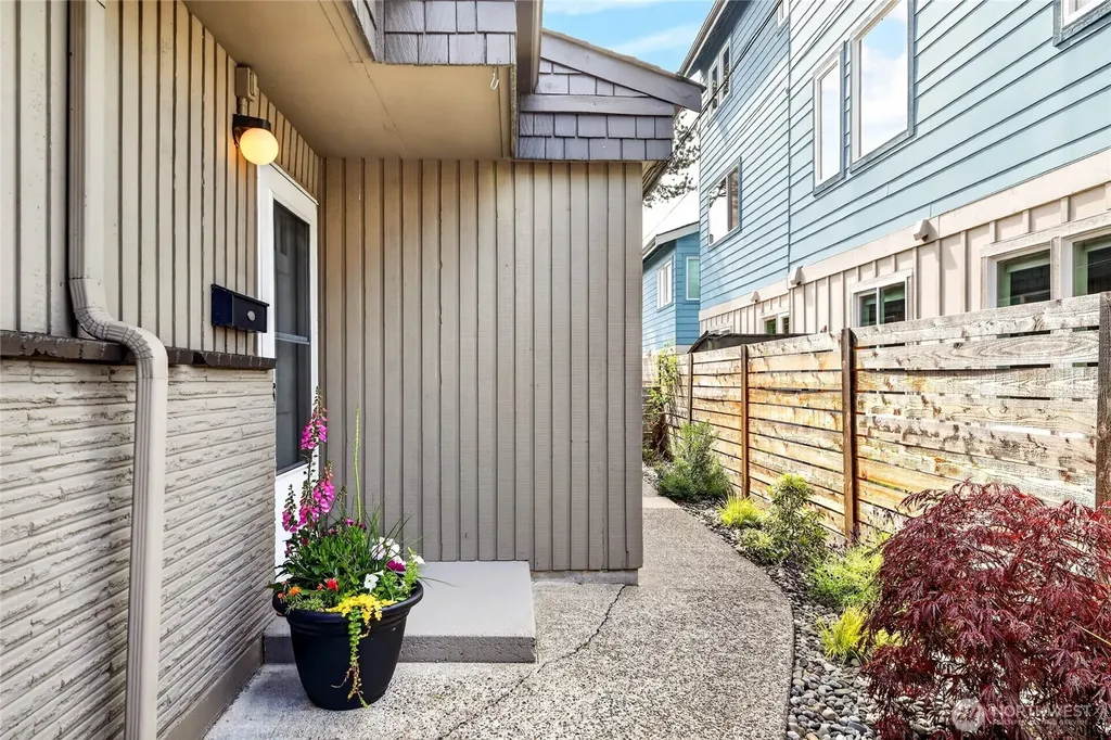 3039 61st Avenue SW Seattle WA 98116