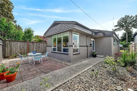 3039 61st Avenue SW Seattle WA 98116