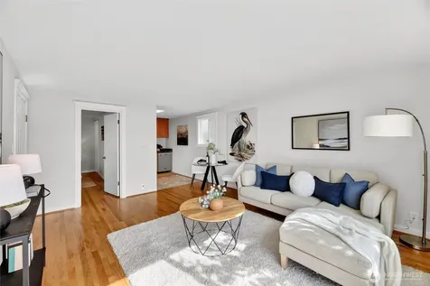 3039 61st Avenue SW Seattle WA 98116