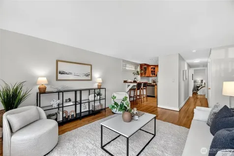3039 61st Avenue SW Seattle WA 98116