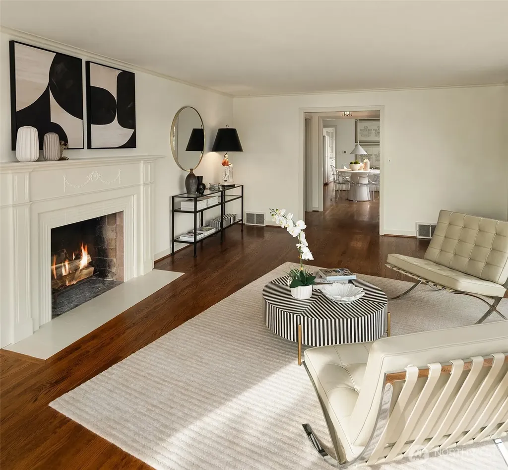 4206 W Glenmont Lane Seattle WA 98199